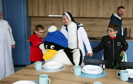 Dom Pomocy Społecznej nr 2 dla chłopców prowadzony przez siostry ze Zgromadzenia Sióstr Zakonu św. Dominika w Broniszewicach. 18 września 2021 r. // Fot. Tomasz Wojtasik / PAP