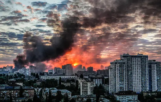 Kijów po rosyjskim ataku, 24 maja 2026 r. // Fot. Zoya Shu / AP / East News