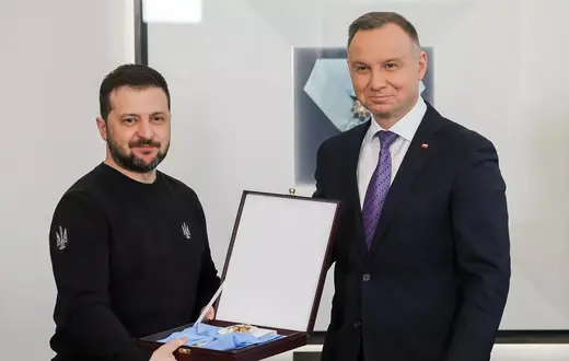 Wołodymyr Zełenski odbiera Order Orła Białego od prezydenta Andrzeja Dudy. Warszawa, 5 kwietnia 2023 r. // Fot. Grzegorz Jakubowski / materiały prasowe KPRP