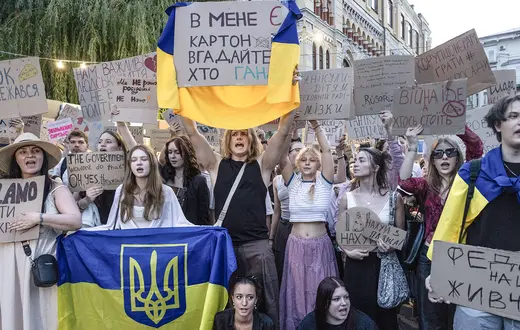 Protesty na ulicach Kijowa po dymisji ministra obrony Mychajła Fiodorowa. 18 lipca 2026 r. // Fot. Paula Bronstein / Getty Images