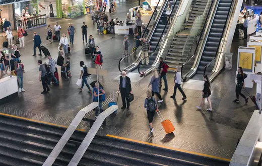 Ks. Adam Boniecki. Dworzec Warszawa Centralna, 3 czerwca 2019 r. // Fot. Grażyna Makara / Fundacja Tygodnika Powszechnego