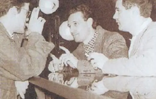 Zbigniew Cybulski, Andrzej Wajda i Janusz Morgenstern podczas realizacji filmu "Popiół i diament" / 