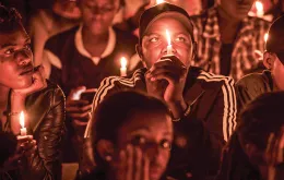 Czuwanie modlitewne na stadionie w Kigali, stolicy Rwandy, które rozpoczęło trwające sto dni obchody 25. rocznicy ludobójstwa, kwiecień 2019 r. / YASUYOSHI CHIBA / AFP / EAST NEWS