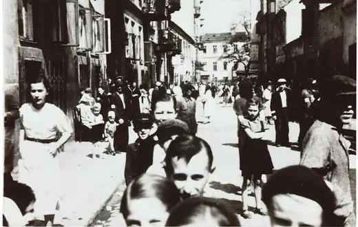 Ludzie na ul. Koźlej, 27.06.1941 / WILLY GEORG. ZE ZBIORÓW ŻYDOWSKIEGO INSTYTUTU HISTORYCZNEGO