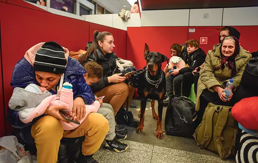 Uchodźcy z Ukrainy na Dworcu Głównym w Krakowie. 7 marca 2022 r. / JACEK TARAN
