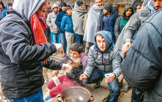 Wśród nielegalnych imigrantów w zrujnowanych magazynach pokolejowych w Belgradzie, styczeń 2017 r. / MICHAŁ OCZKOWSKI