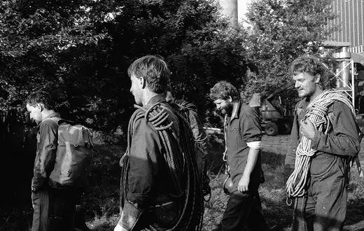 Lata 80. Donald Tusk pracuje w spółdzielni Świetlik, Gdańsk / ARCHIWUM RODZINNE / KFP