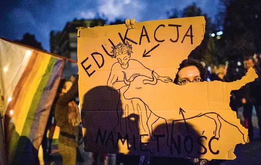 Edukacja poskramia namiętność. Protest Jesień średniowiecza pod Sejmem. Warszawa, 16 października 2019 r. / MACIEJ ŁUCZNIEWSKI / REPORTER