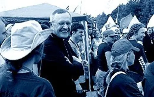 Bp Edward Dajczak wśród uczestników Przystanku Jezus / Fot. KRZYSZTOF KRÓL / 