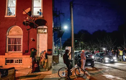 W pierwszym półroczu tego roku w Baltimore było 179 zabójstw, większość z użyciem broni palnej; to rekord w historii miasta. Na zdjęciu: dzielnica Highlandtown, gdzie przestępczość jest szczególnie wysoka, 2021 r. / JAHI CHIKWENDIU /THE WASHINGTON POST / GETTY IMAGES