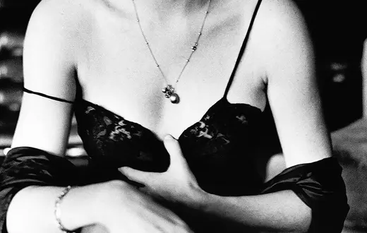 Catherine Deneuve dla pisma „Esquire”, Paryż, 1976 r. / © HELMUT NEWTON ESTATE; DZIĘKI UPRZEJMOŚCI HELMUT NEWTON FOUNDATION