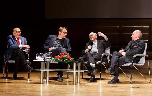 Spotkanie 1: „Od Bacha do gwiazd”. Od lewej: dr Wergiliusz Gołąbek – rektor WSIiZ, Wojciech Bonowicz, ks. prof. Michał Heller i prof. Krzysztof Jakowicz / PIOTR KORDYŚ / WSIIZ