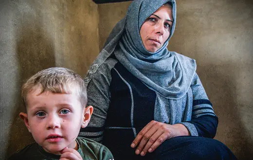 Amira i jej syn Lorans w obozie uchodźców w Arsalu, 2020 r. / / BARTOSZ RUMIEŃCZYK