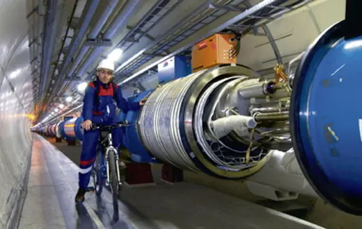 Sto metrów pod ziemią – w tunelu akceleratora LHC / fot. CERN /