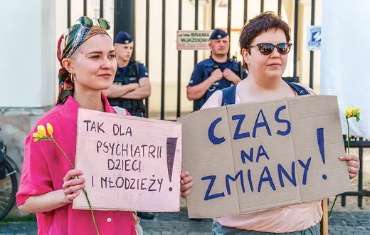 Pikieta pod Ministerstwem Zdrowia w imię solidarności z osobami doświadczającymi kryzysu psychicznego. Warszawa, 21 czerwca 2021 r. / KRZYSZTOF ŻUCZKOWSKI / FORUM