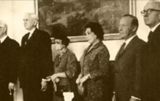 Bohaterowie akcji Drojanowskiego podczas odbierania po wojnie odznaczeń / 