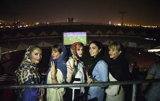 Iranki wpuszczone na stadion w Teheranie, gdzie podczas chwilowej "odwilży" transmitowano mecz reprezentacji na mundialu w Rosji, czerwiec 2018 r. / Fot. Xinhua News Agency / eyevine / East News / 