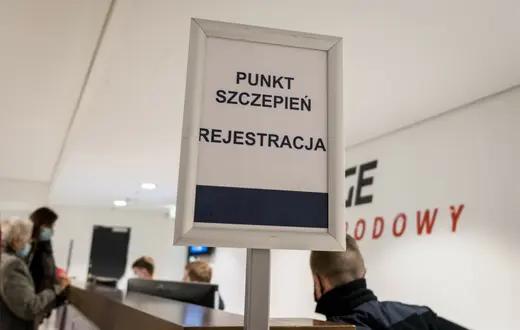 Rejestracja w punkcie szczepień w tzw. Szpitalu Narodowym, Warszawa, 25.03.2021 r. / Fot. Marek Kowalczyk / Reporter / East News / 