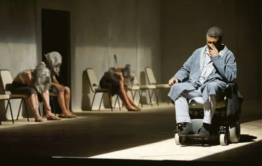 Mark S. Doss jako główny bohater opery "Slow Man" w reż. Mai Kleczewskiej / fot. Maciej Zakrzewski / Festiwal Malta