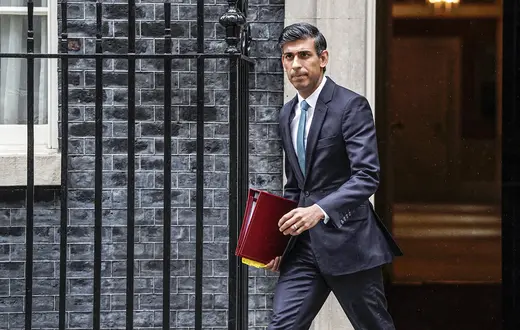 Premier Wielkiej Brytanii Rishi Sunak na Downing Street 10. Londyn, 26 października 2022 r. Fot. NIKLAS HALLE'N / AFP / EAST NEWS / 