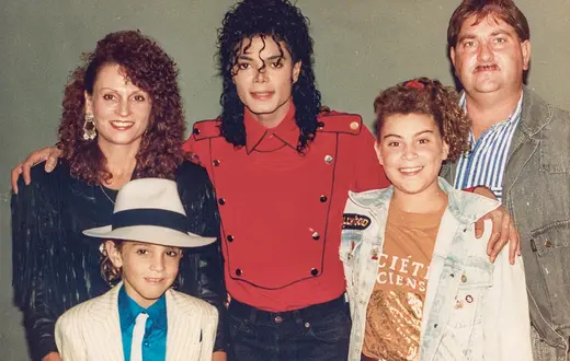 KADR Z FILMU „LEAVING NEVERLAND” / / MATERIAŁY PRASOWE