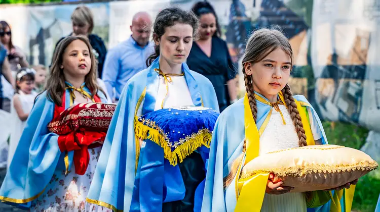 Procesja Bożego Ciała w parafii św. Tomasza Apostoła w Kietrzu. Opolszczyzna, 28 maja 2024 r. // Fot. Edyta Gonet