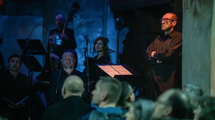 Zbigniew Preisner na koncercie „Requiem dla mojego przyjaciela”, w trzydziestą rocznicę śmierci Krzysztofa Kieślowskiego. Bielsko-Biała, 13 marca 2026 r. // Fot. Lucjusz Cykarski // Bielskie Centrum Kultury