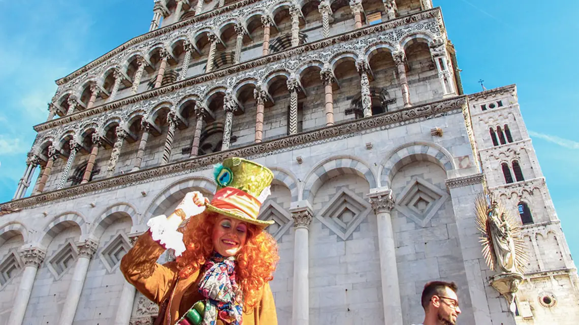 Przed kościołem San Michele in Foro, Lukka, październik 2022 r. / BARTOSZ HLEBOWICZ