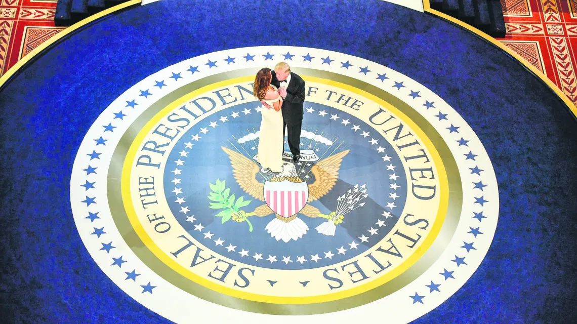 Prezydent Donald Trump i pierwsza dama Melania Trump na balu inauguracyjnym w Waszyngtonie. 20 stycznia 2017 r. / / Fot. REX / SHUTTERSTOCK / EAST NEWS 