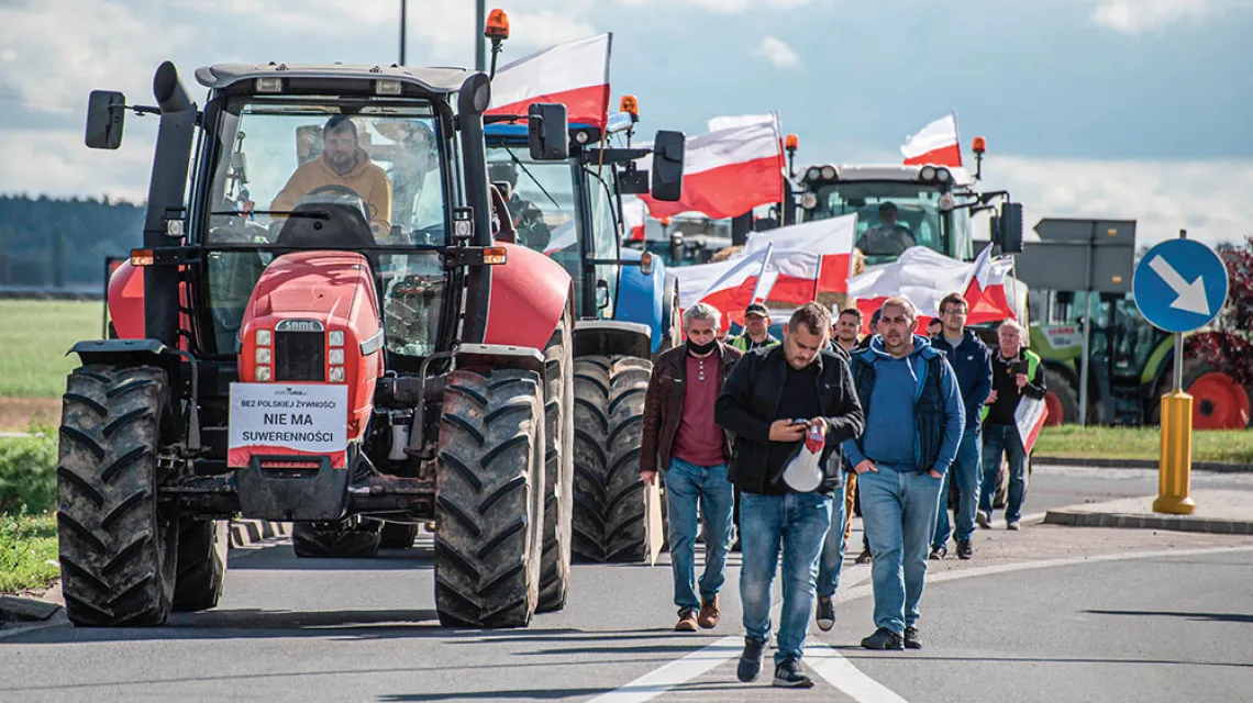 Protest rolników na S3 pod Sulechowem, Zielona Góra, 7 października 2020 r. / WŁADYSŁAW CZULAK / AGENCJA GAZETA