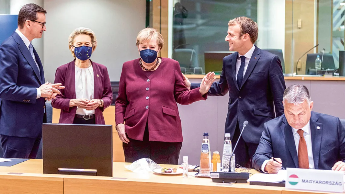 Mateusz Morawiecki, Ursula von der Leyen, Angela Merkel, Emmanuel Macron i Viktor Orbán. Bruksela, 22 października 2021 r. Fot. Monasse Thierry / ABACA / PAP / 