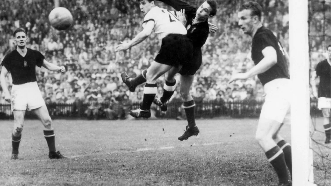 Gyla Grosics w bramce reprezentacji Węgier w lipcu 1954 r. / fot. DPA,PAP / 
