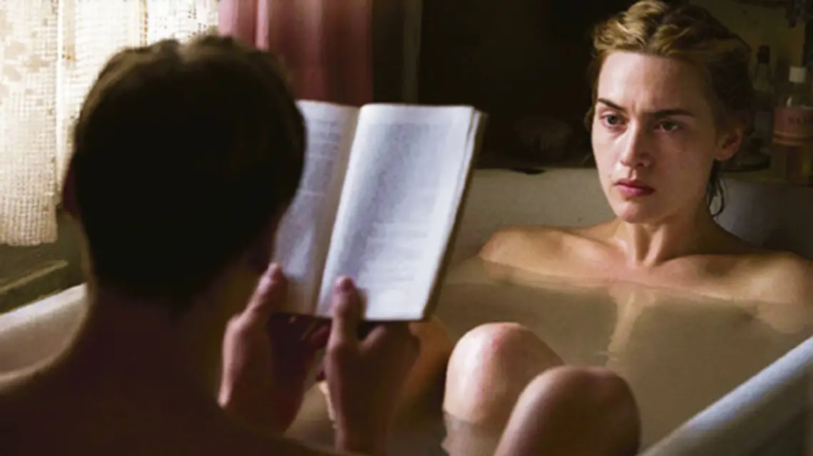 Kate Winslet jako Hanna w filmie „Lektor” /fot. Kino Świat / 