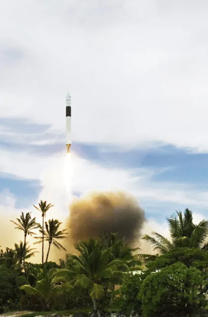 Start prywatnej rakiety Falcon 1, należącej do firmy SpaceX. Atol Kwajalein na środkowym Pacyfiku, 14 lipca 2009 r. / fot. SpaceX / 