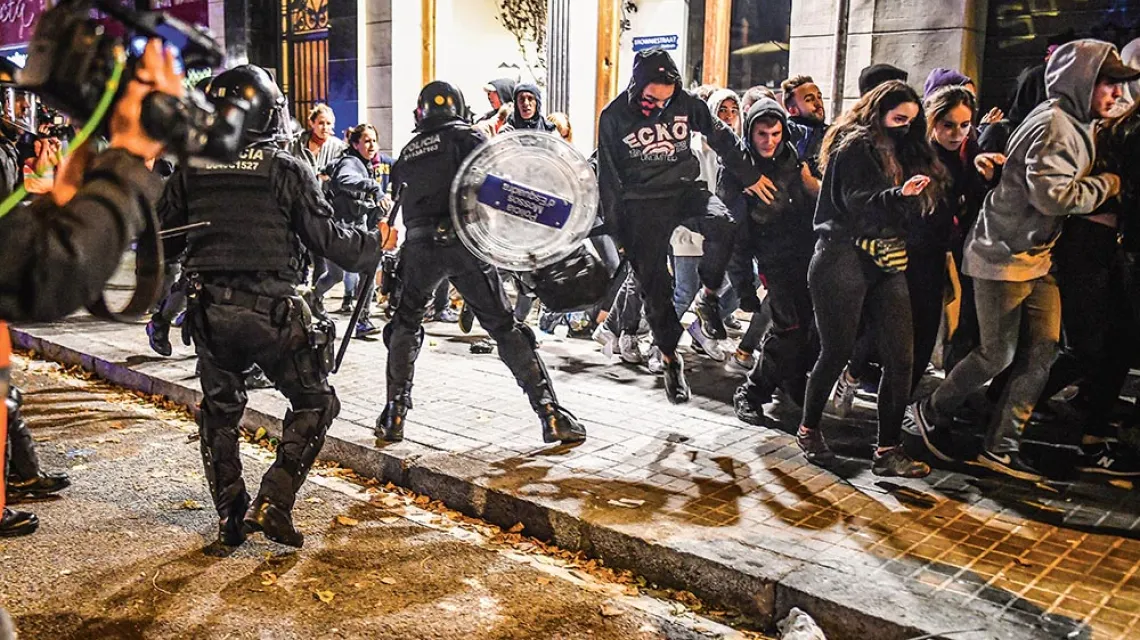 Zamieszki po wyroku hiszpańskiego Sądu Najwyższego, Barcelona, 17 października 2019 r. / JEFF J MITCHELL / GETTY IMAGES