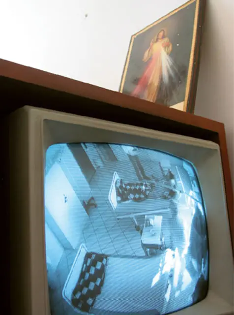 Monitoring szpitala w areszcie śledczym przy ul. Montelupich w krakowie. Marzec 2004 r. /fot. Grażyna Makara / Agencja Gazeta / 