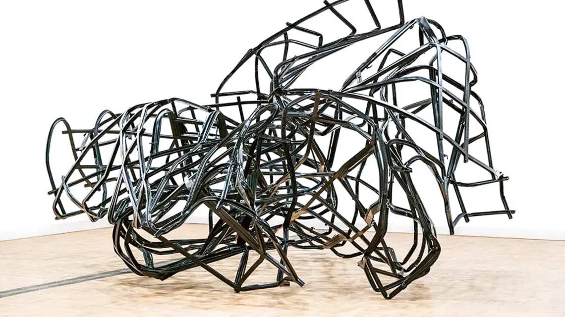 Fasada, 2016, malowana stal, wystawa w Zachęcie – Narodowej Galerii Sztuki, Warszawa, 2020 / PIOTR BEKAS / ARCHIWUM ZACHĘTY