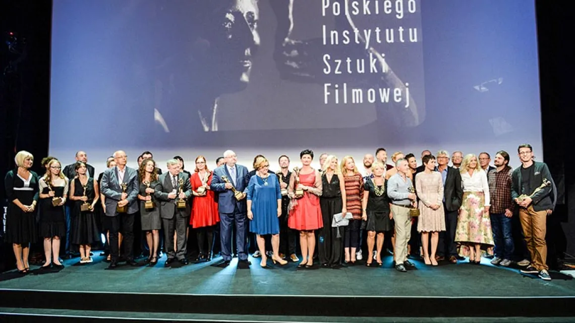 Ubiegłoroczna Gala Nagród PISF-u podczas Festiwalu w Gdyni. Po prawej statuetka Nagród. / Fot. M. Kułakowski / PISF