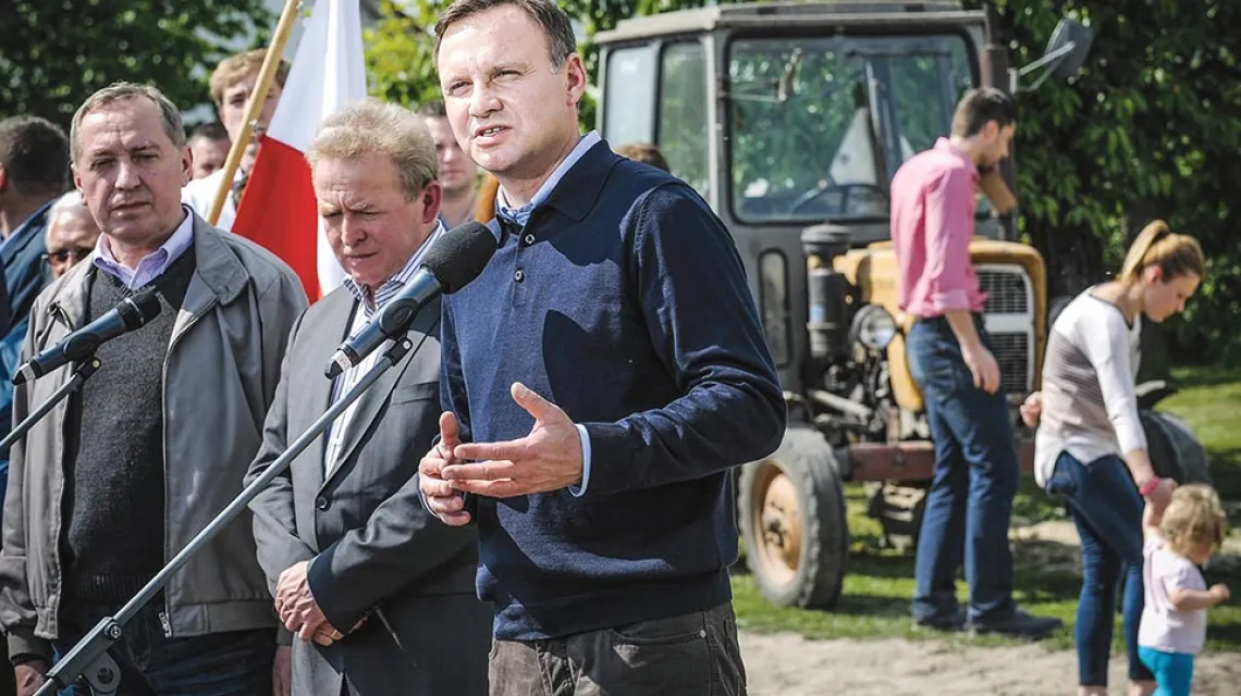 Andrzej Duda podczas kampanii wyborczej. Staw (Wielkopolska), 22 maja 2015 r. / Fot. Marcin Obara / PAP