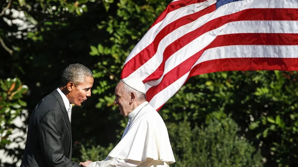 Barack Obama wita papieża przed Białym Domem, 23 września 2015 r. / Fot. Tony Gentile / AP / EAST NEWS