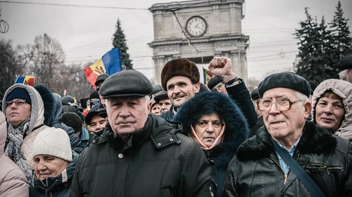 Antyrządowa demonstracja pod siedzibą mołdawskiego MSW, Kiszyniów, 29 listopada 2015 r. / Fot. Dan Gutu / SPUTNIK / EAST NEWS