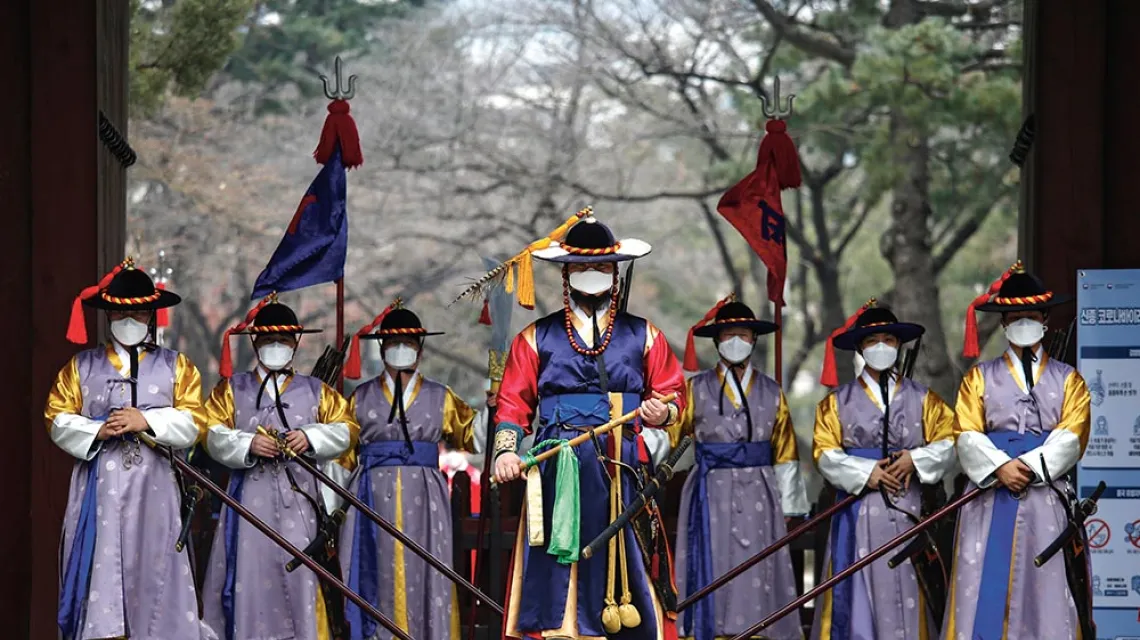 Próba ceremonii zmiany warty przed Pałacem Deoksu, Seoul, 31 stycznia 2020 r. / HEO RAN / REUTERS / FORUM