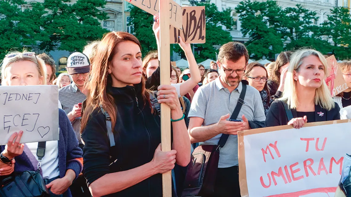 „Ani jednej więcej” – demonstracja w obronie praw kobiet po śmierci Doroty z Nowego Targu. Kraków, 14 czerwca 2023 r.  / JACEK TARAN