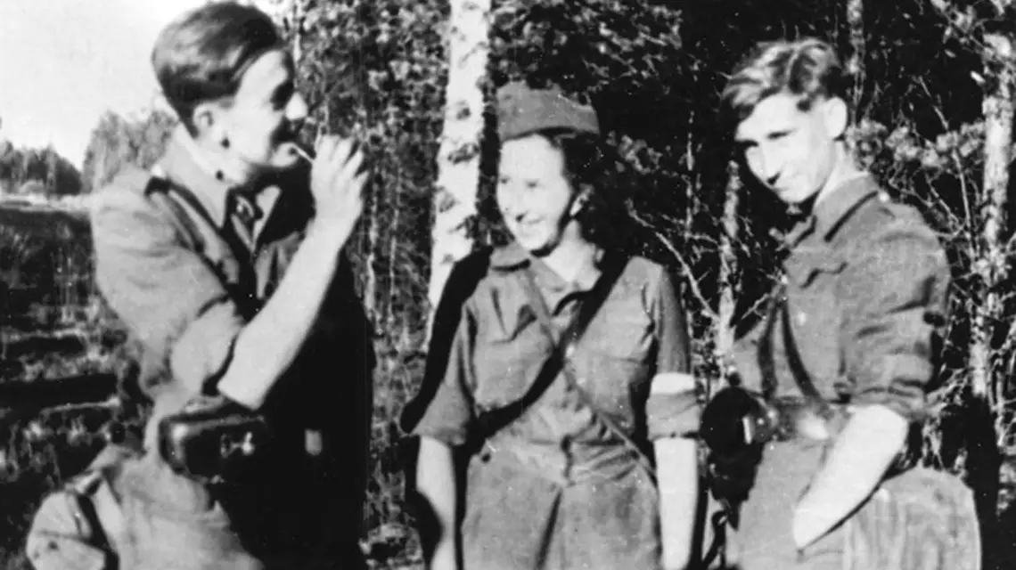 Marek Odyn-Jankowski „Marek”, Danuta Siedzikówna „Inka” i Bogdan Obuchowski „Zbyszek”. Pomorze, wiosna 1946 r. / Fot. IPN