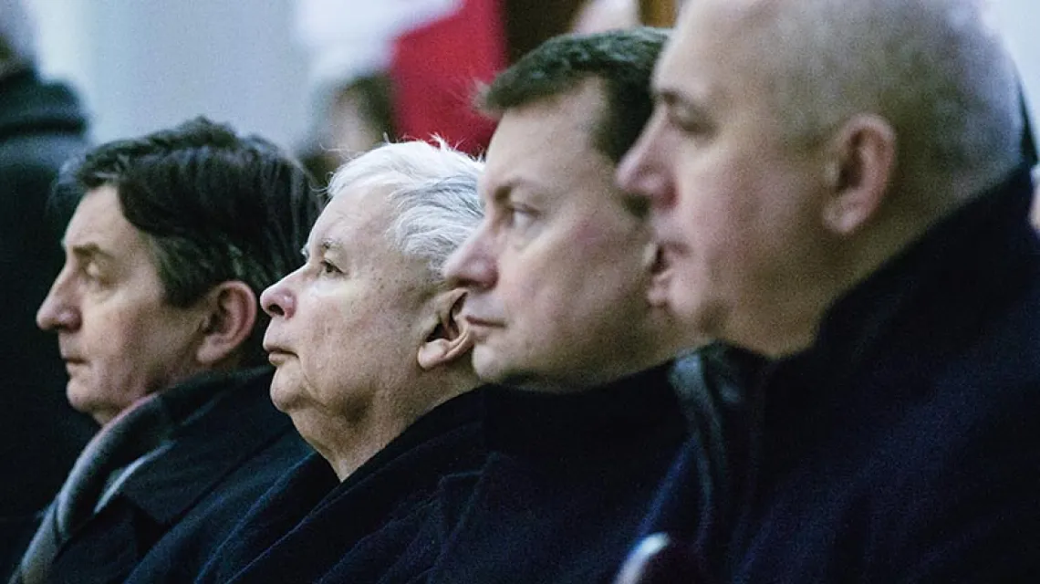 Marek Kuchciński, Jarosław Kaczyński, Mariusz Błaszczak i Joachim Brudziński, luty 2016 r. / Fot. Maciej Łuczniewski / REPORTER