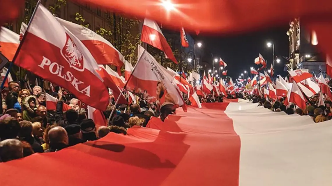 Marsz Pamięci zakończony przemówieniem Jarosława Kaczyńskiego, Warszawa, 10 kwietnia 2016 r. / Fot. Adam Chełstowski / FORUM
