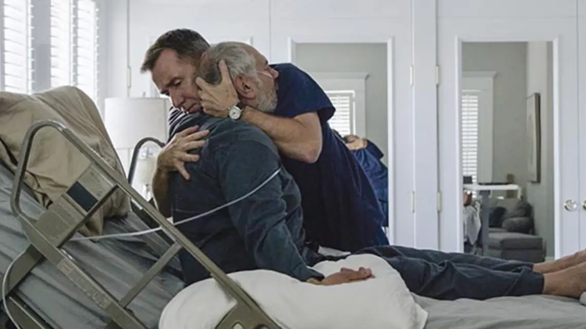 Tim Roth jako tytułowy opiekun / Fot. Materiały dystrybutora