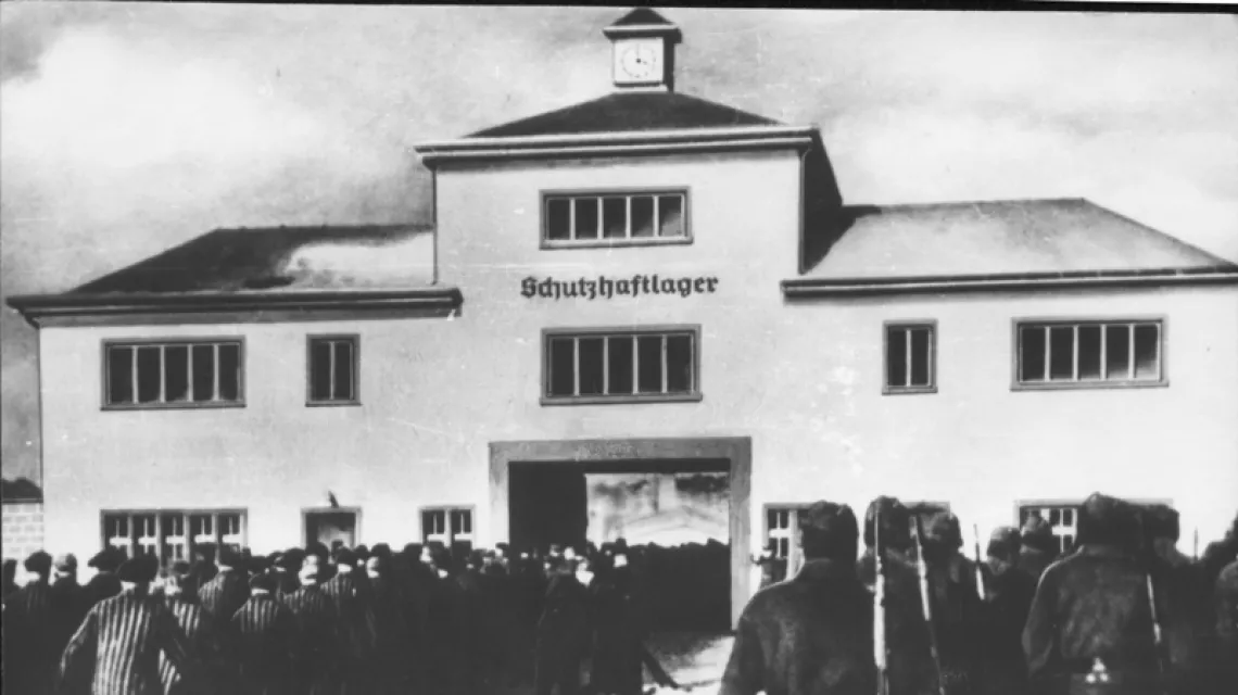 Obóz koncentracyjny Sachsenhausen. Brama wejściowa / fot. Archiwum UJ / 