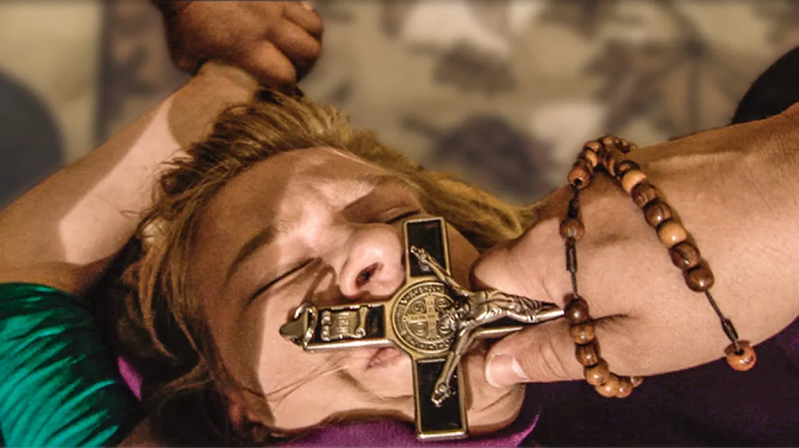 Kadr z filmu dokumentalnego Konrada Szołajskiego „Walka z szatanem” / Fot. HBO