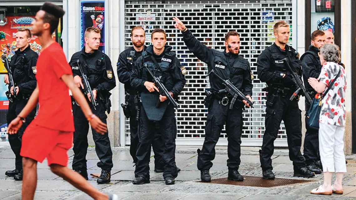 Policyjna obława w Monachium, 22 lipca 2016 r. / Fot. Andreas Gebert / AP / EAST NEWS